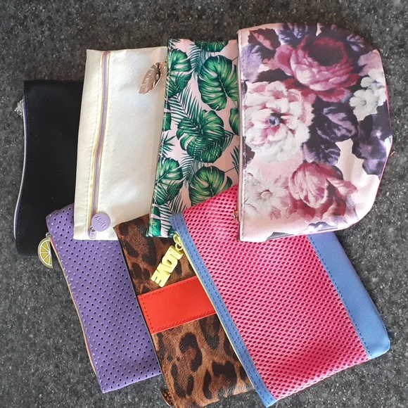 IPSY Floral Makeup Bag - Picture 4 of 4